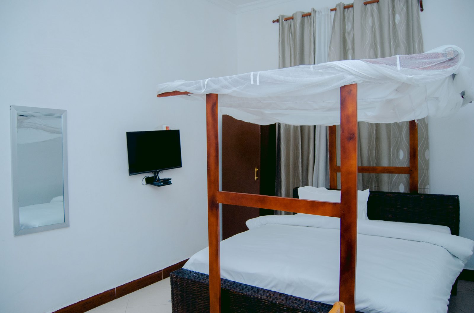 Vamos Hotel Mafinga executive room